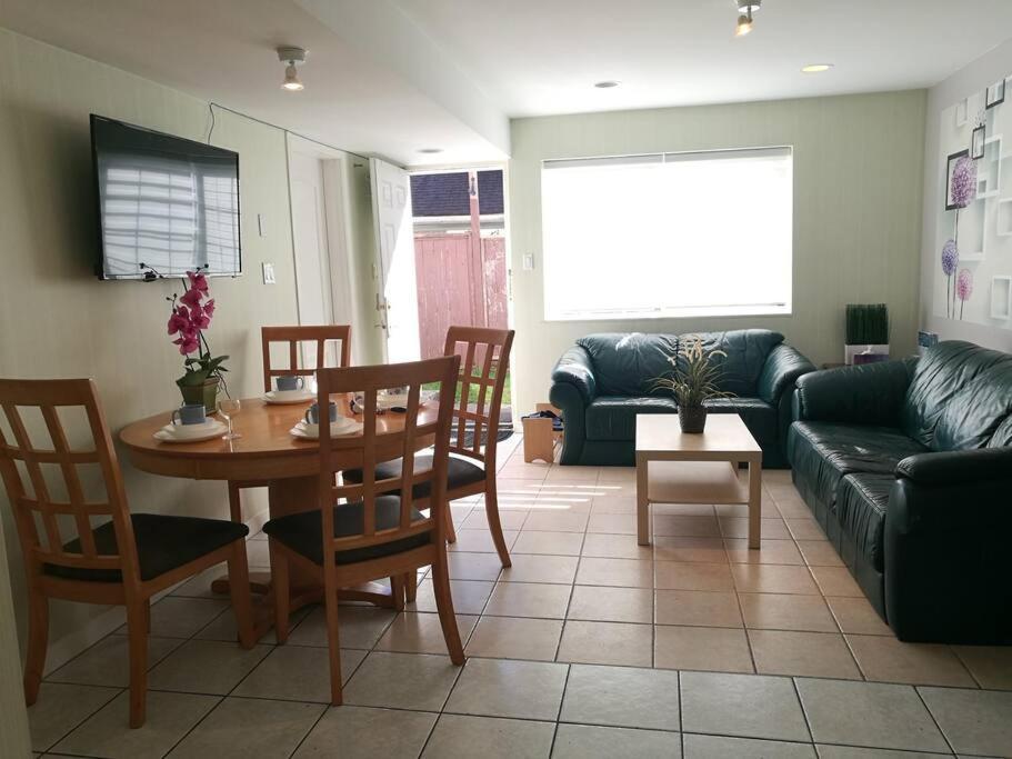 Cozy Suite Vancouver Ngoại thất bức ảnh